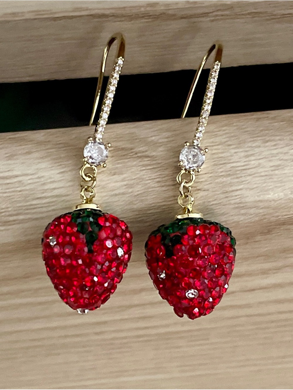 🍓Adorable Strawberry Sparkling Red Crystal Bling Drop Earrings🍓So Cute!💎